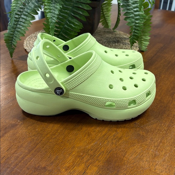 Crocs - Picture 4 of 7